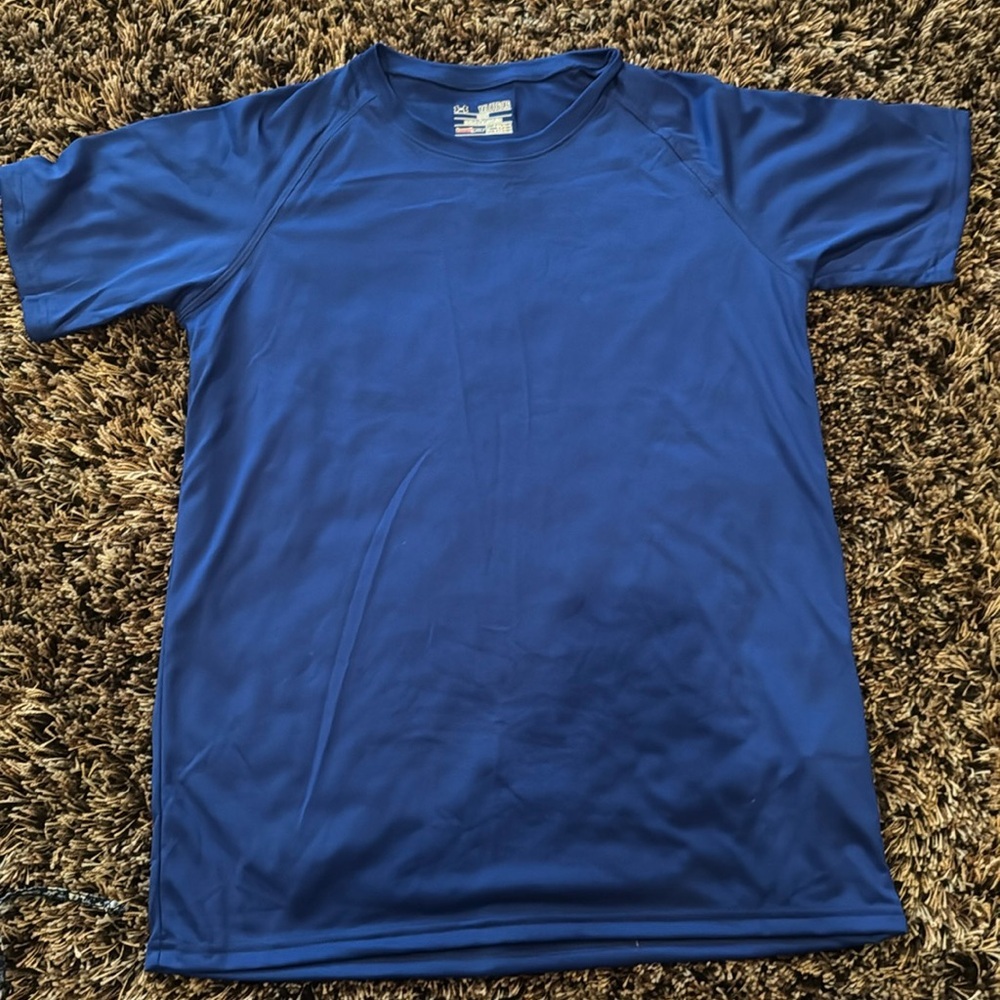 Under Armour‎ Blue Loose Fit Drifit. Boys XL.